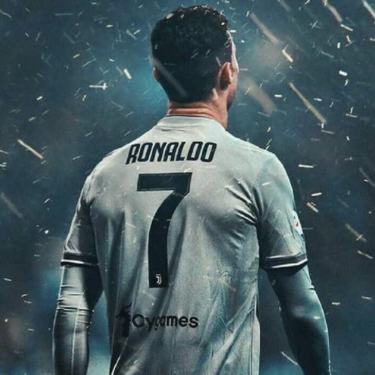_--CR7--_