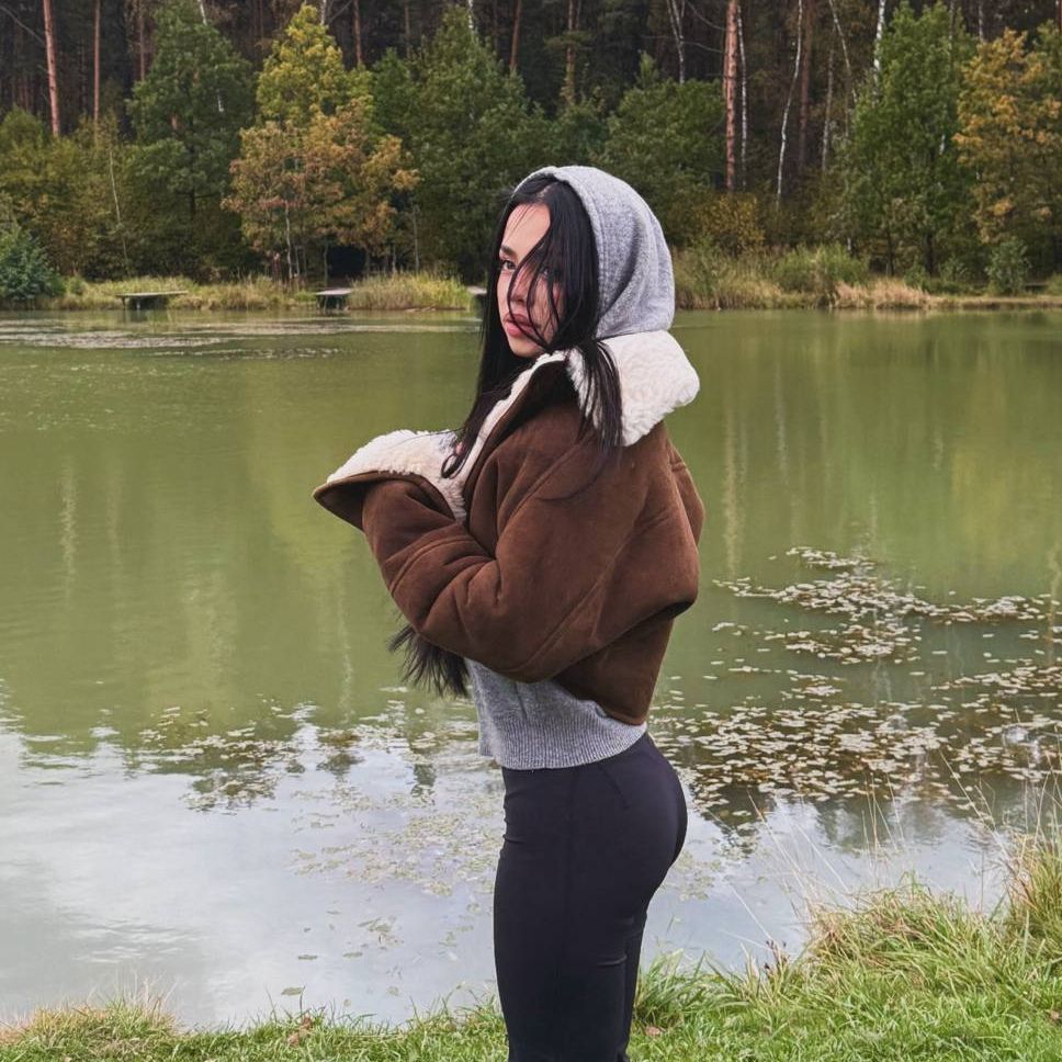 LYNA_COM