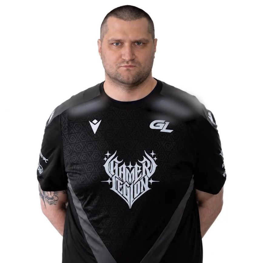 -MichnieW- FACEIT avatar