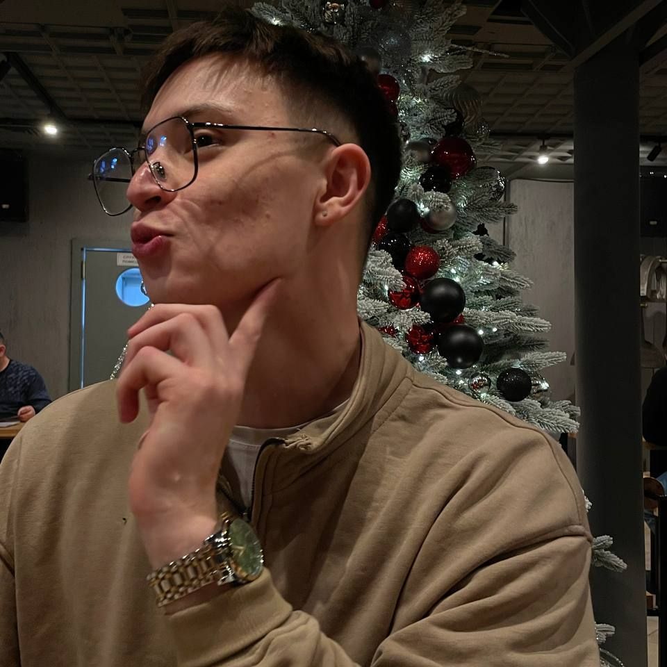 -GIPHY- avatar