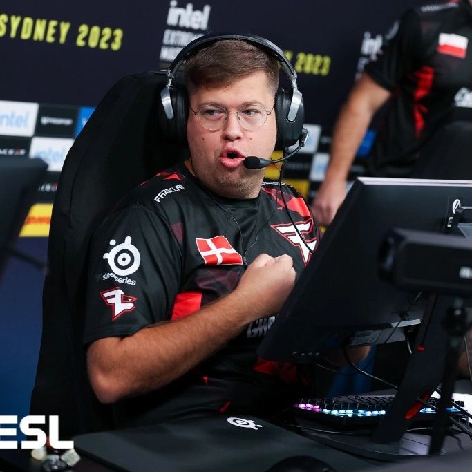 ZywOo700