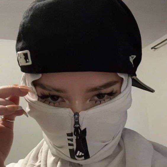 -NeYr000n-
