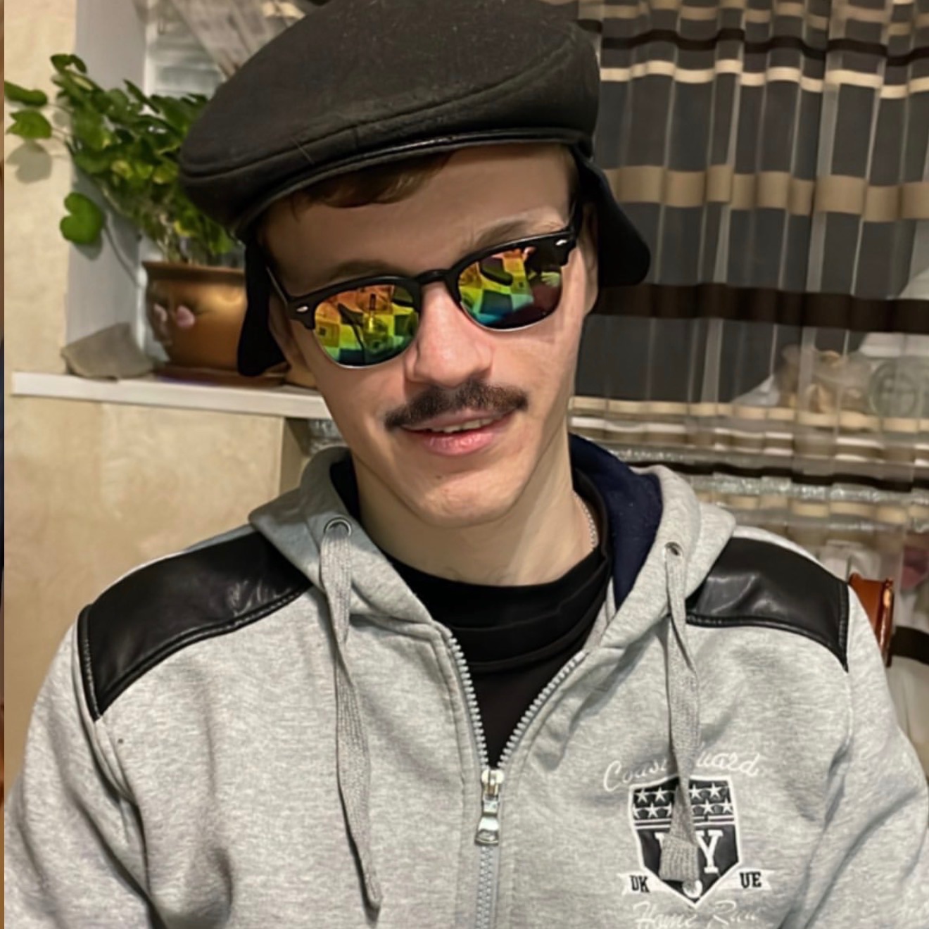 Ayzerone