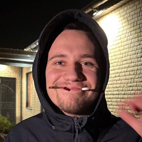 p0lyak77 avatar