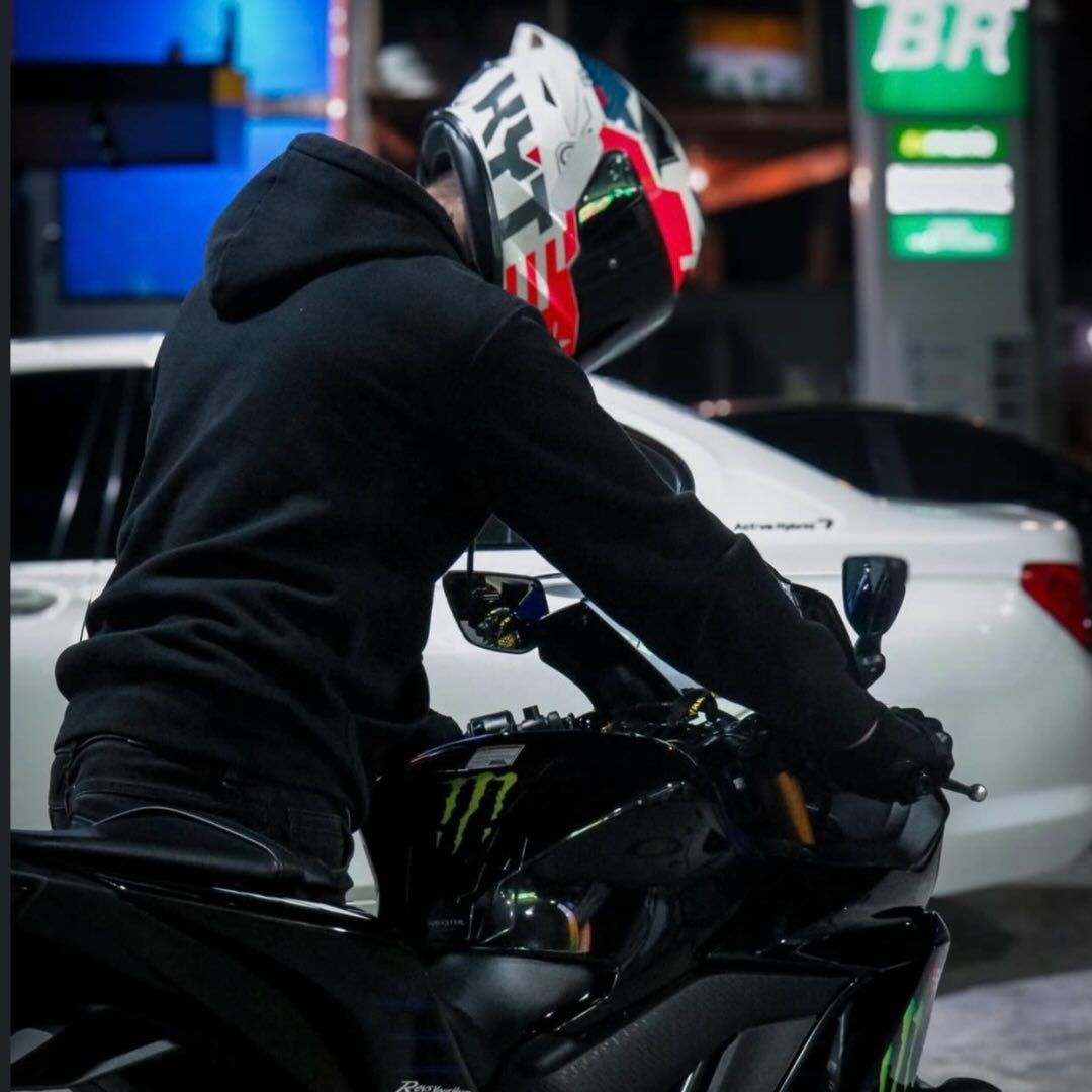 1Akra