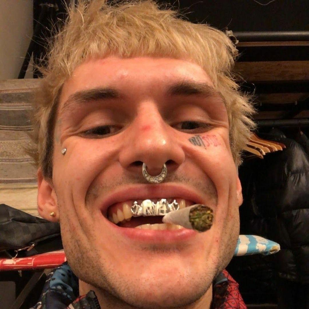 K1haN1 avatar