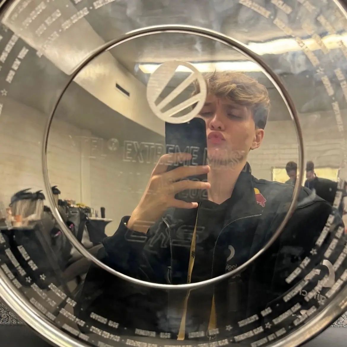 W1ndyxX_777
