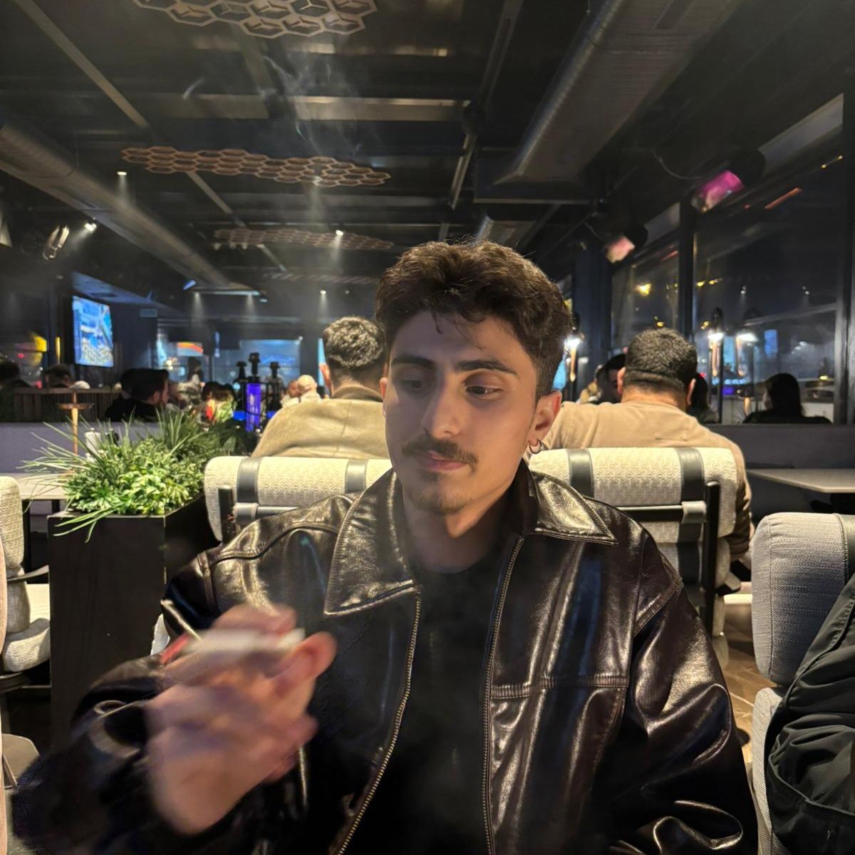ExPEEKz0xy
