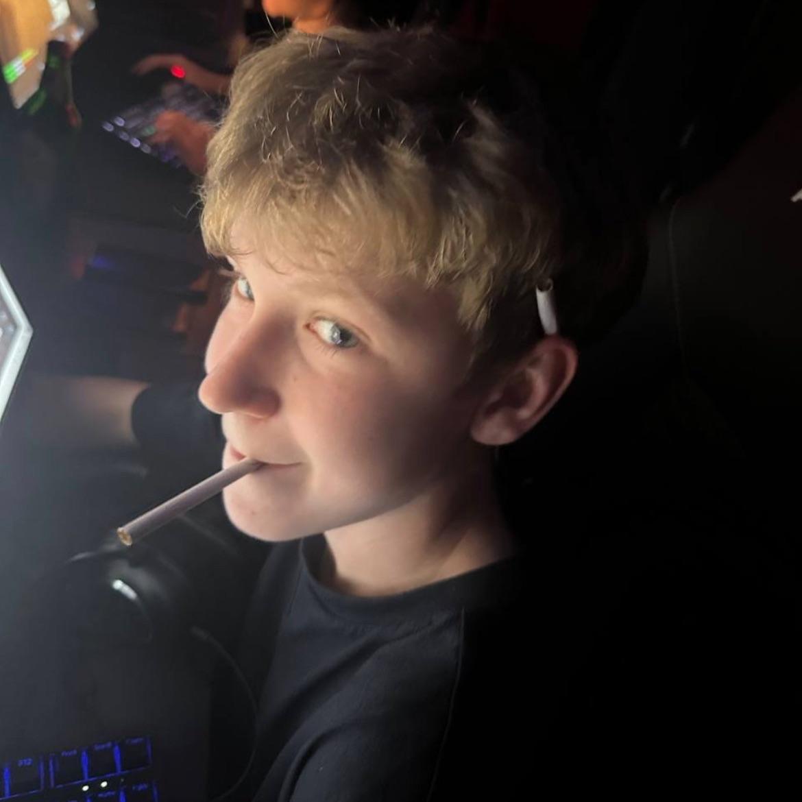 m0NEKYYYYYY