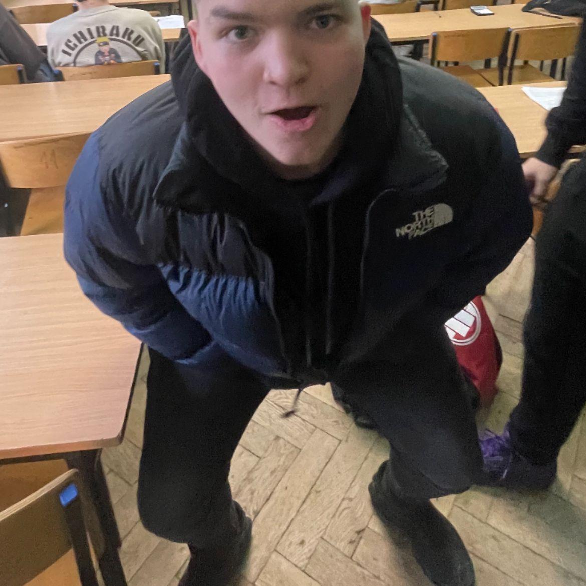 Avi_