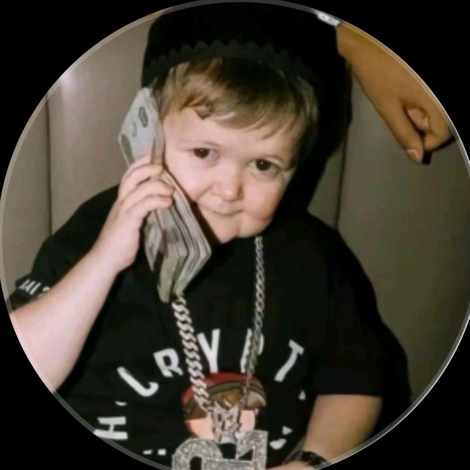 Canadi14 avatar