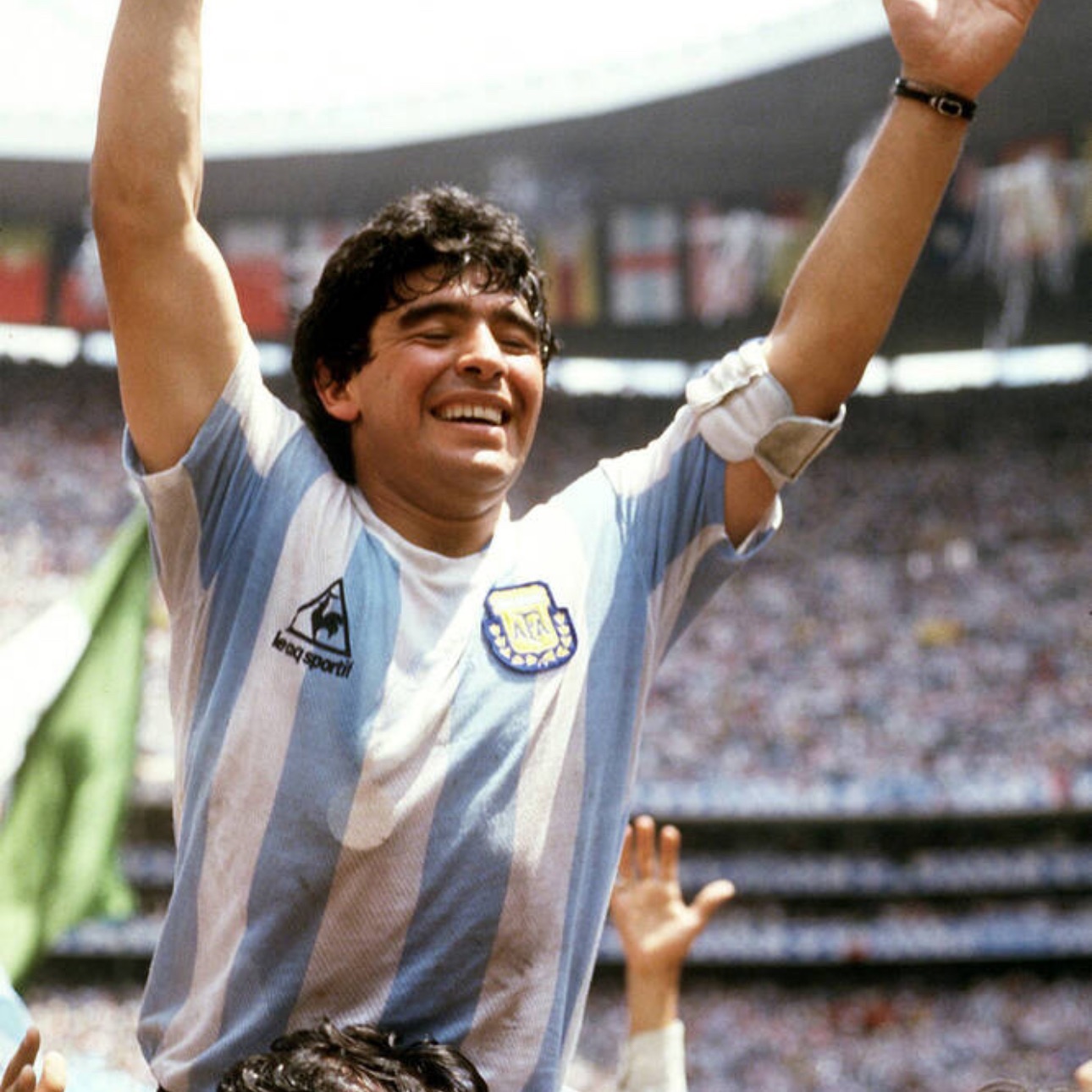 Armando01