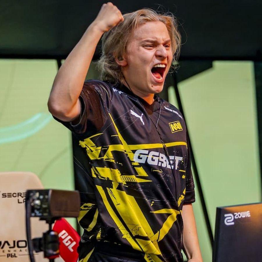 Jolkko-_- avatar