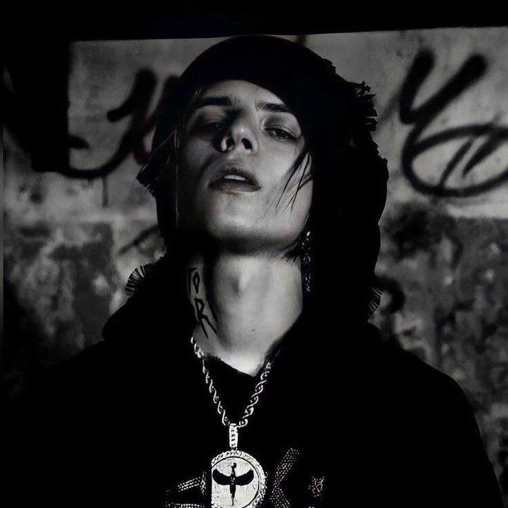 -Lostik avatar