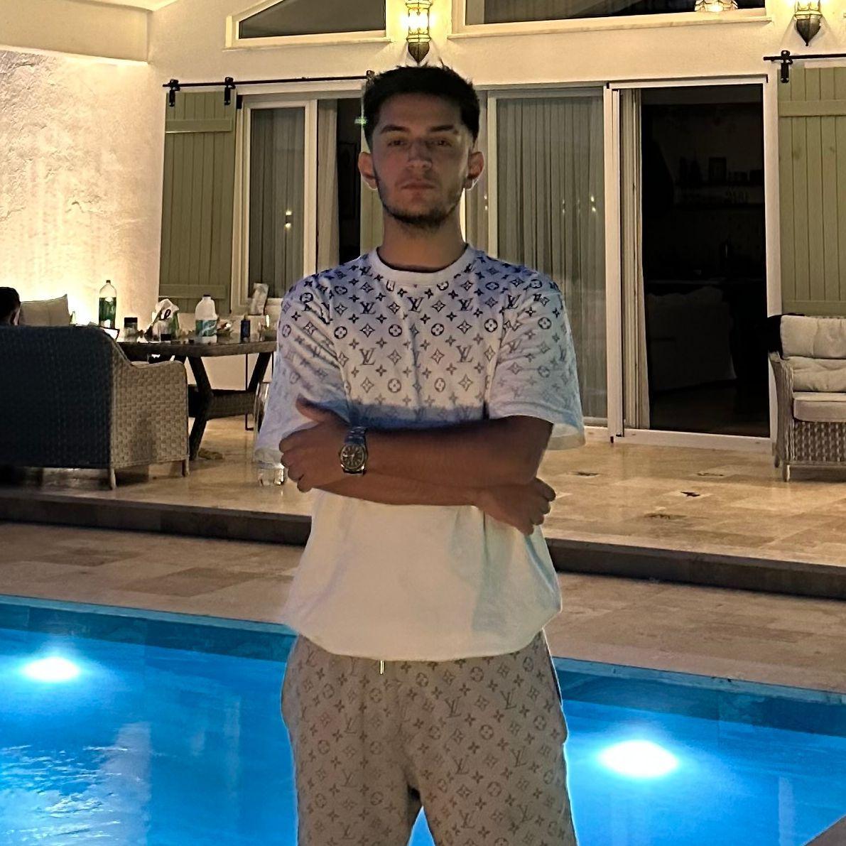 aloNeistaken avatar