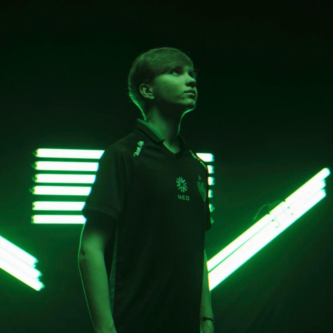 Nikm0nsy avatar