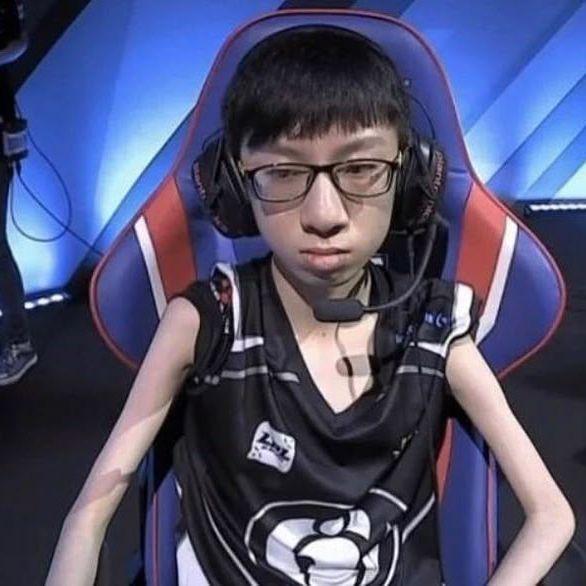 V1T0KE avatar