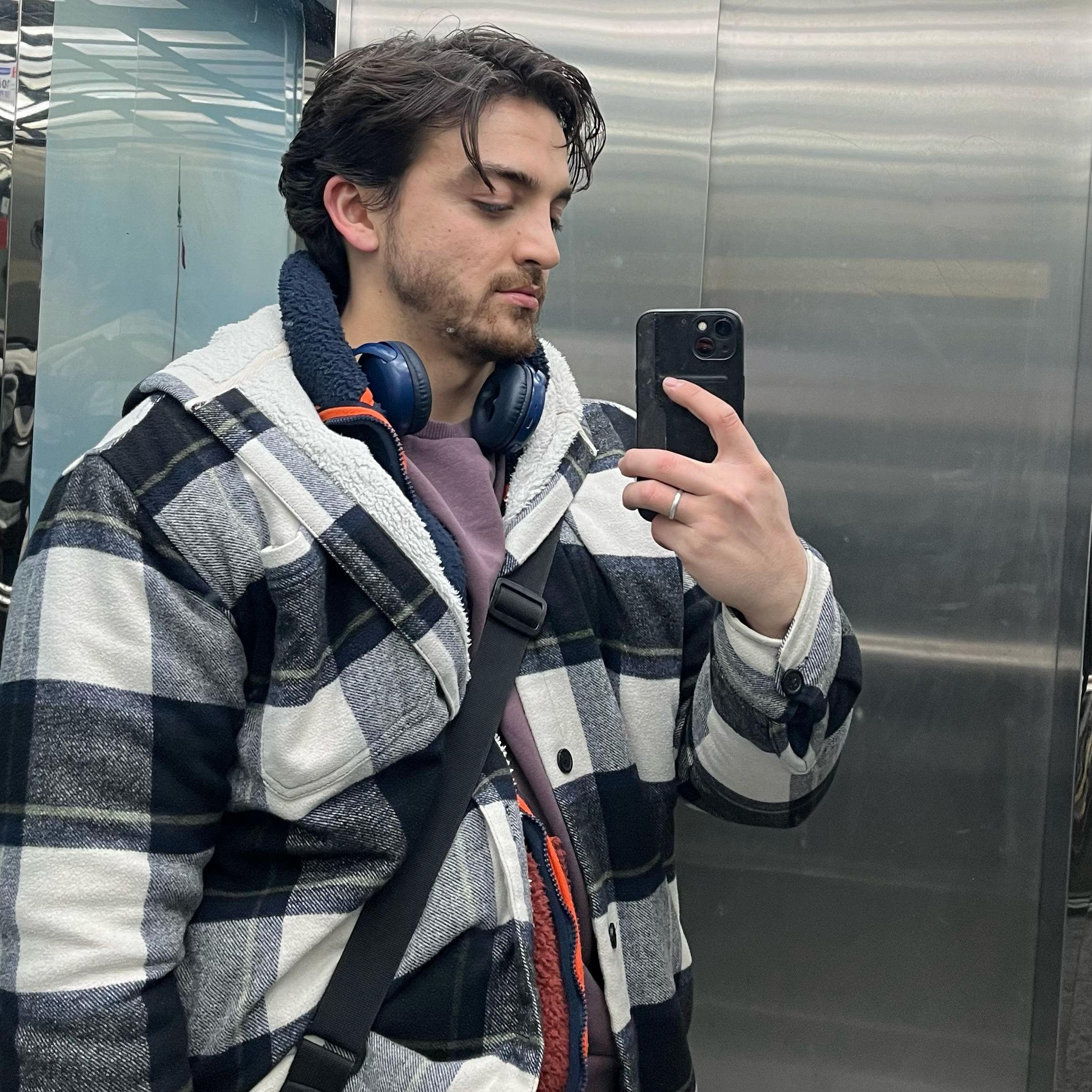 bAk1v97 avatar