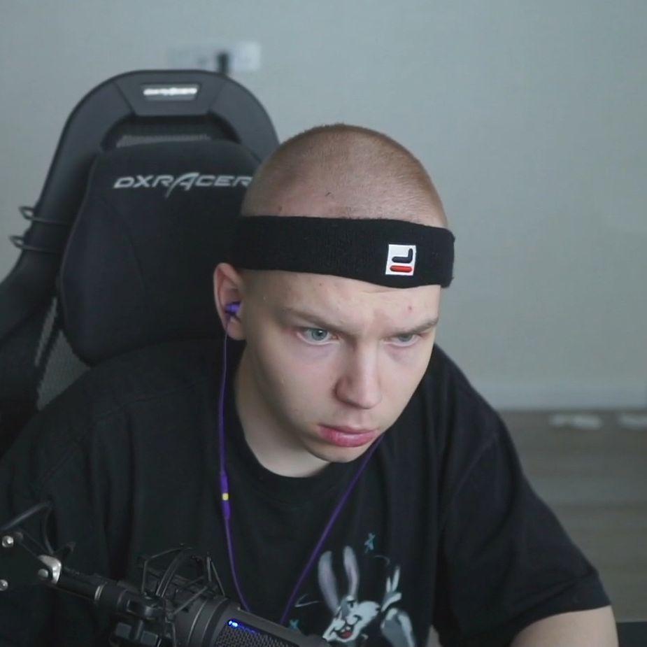 F0l3WYE avatar