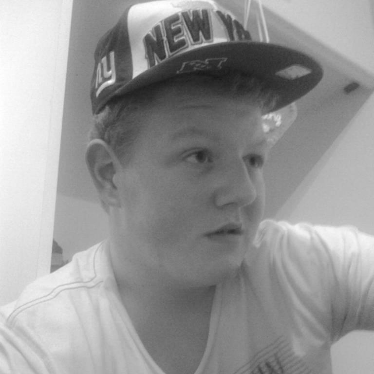 F0XT0wN avatar
