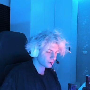 lunzyyk avatar