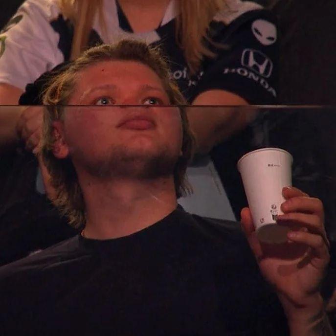sk0bi avatar