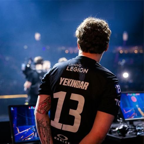d4RW1N-_-