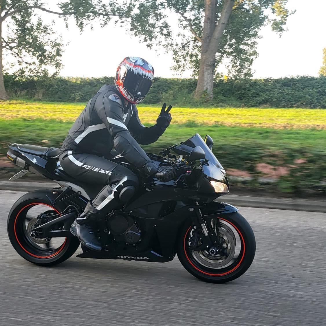 Player Krystek600RR avatar