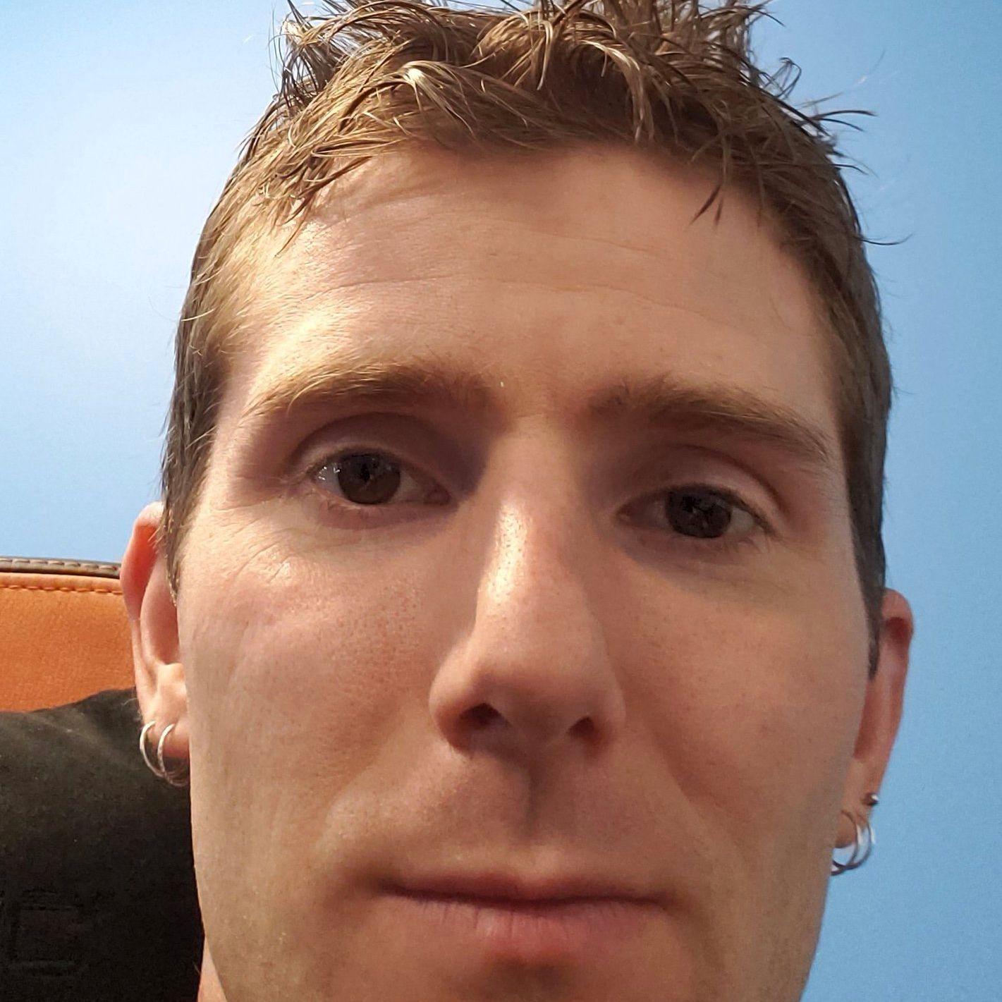 LUNEWE avatar