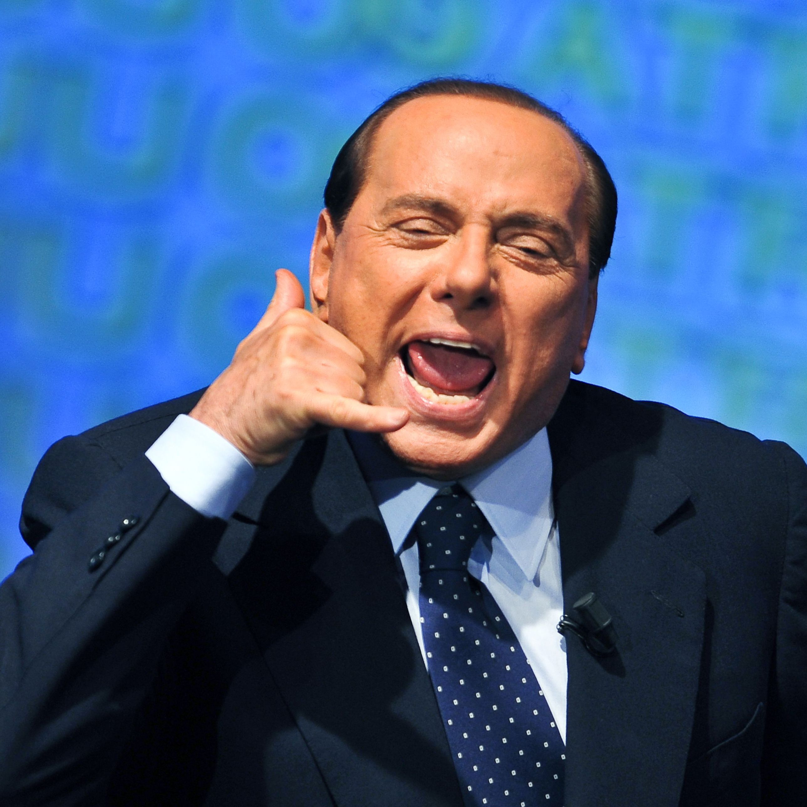 BELLUSCONIpeek