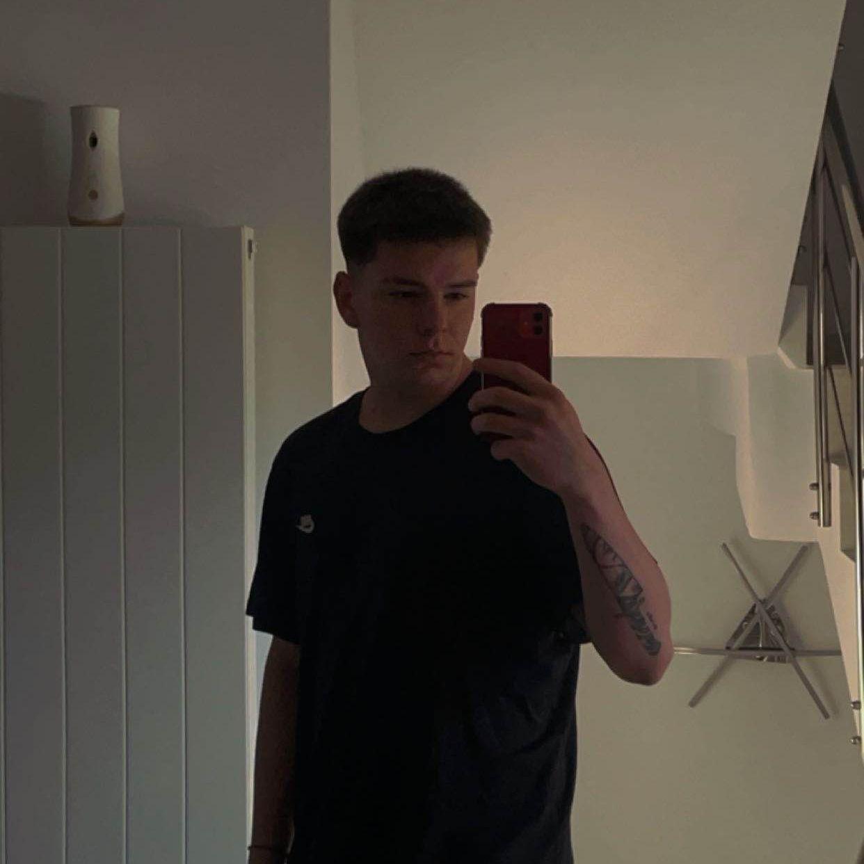Cr1sty2844 avatar