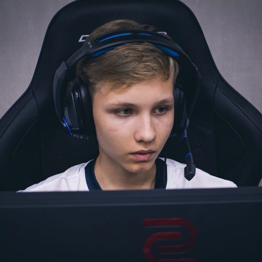 llowex FACEIT avatar