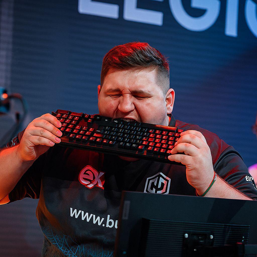 -900elo-esa
