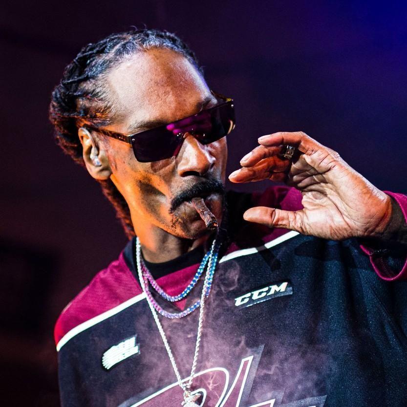 Снуп дог фото. Snoop Dogg 2019. Снуп дог 2021. Снуп дог старый. Снуп дог зубы.