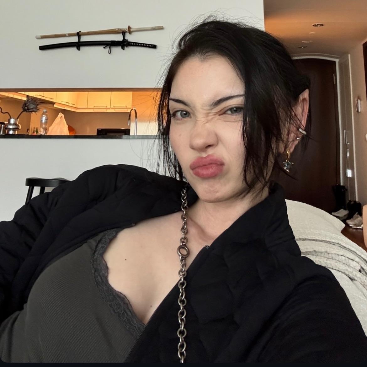 LILY_MAYMAK