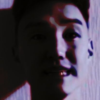 AKYSSAINPEEK