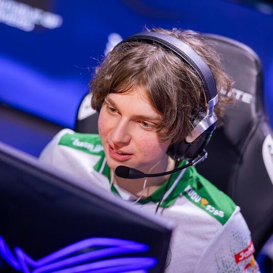 demized FACEIT avatar