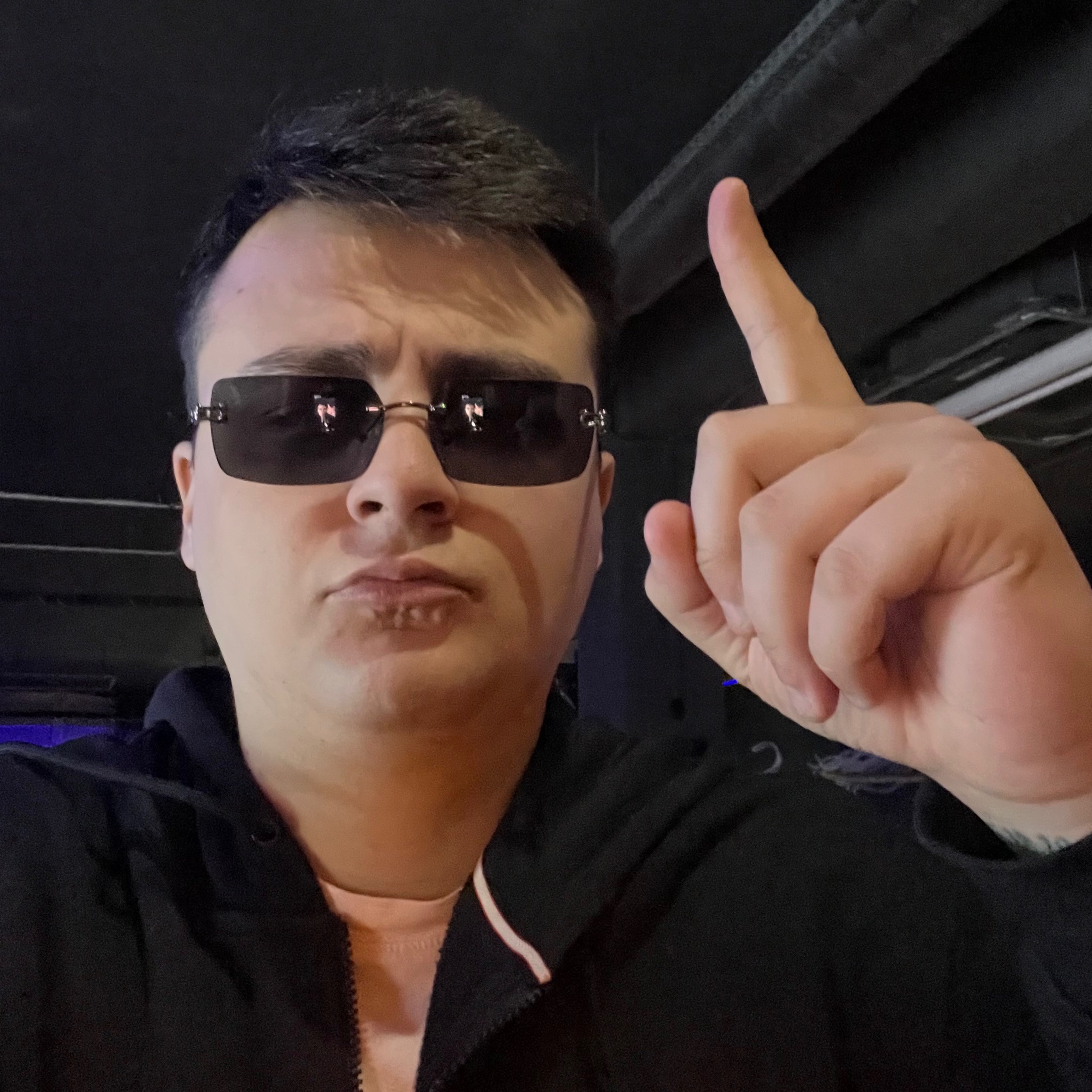 ayvann