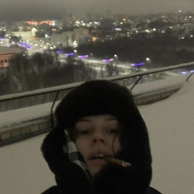 LIL_KN1F3