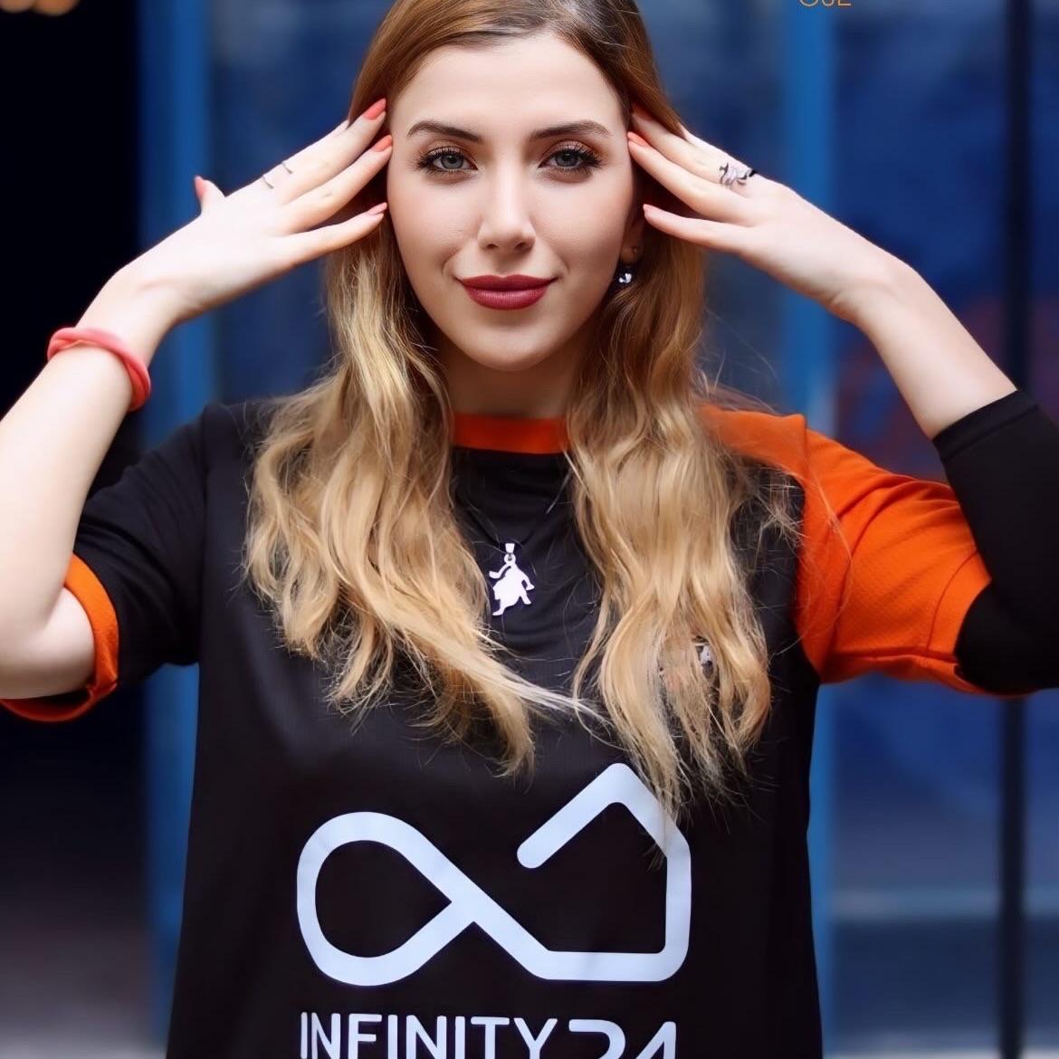 ElnazHarley-