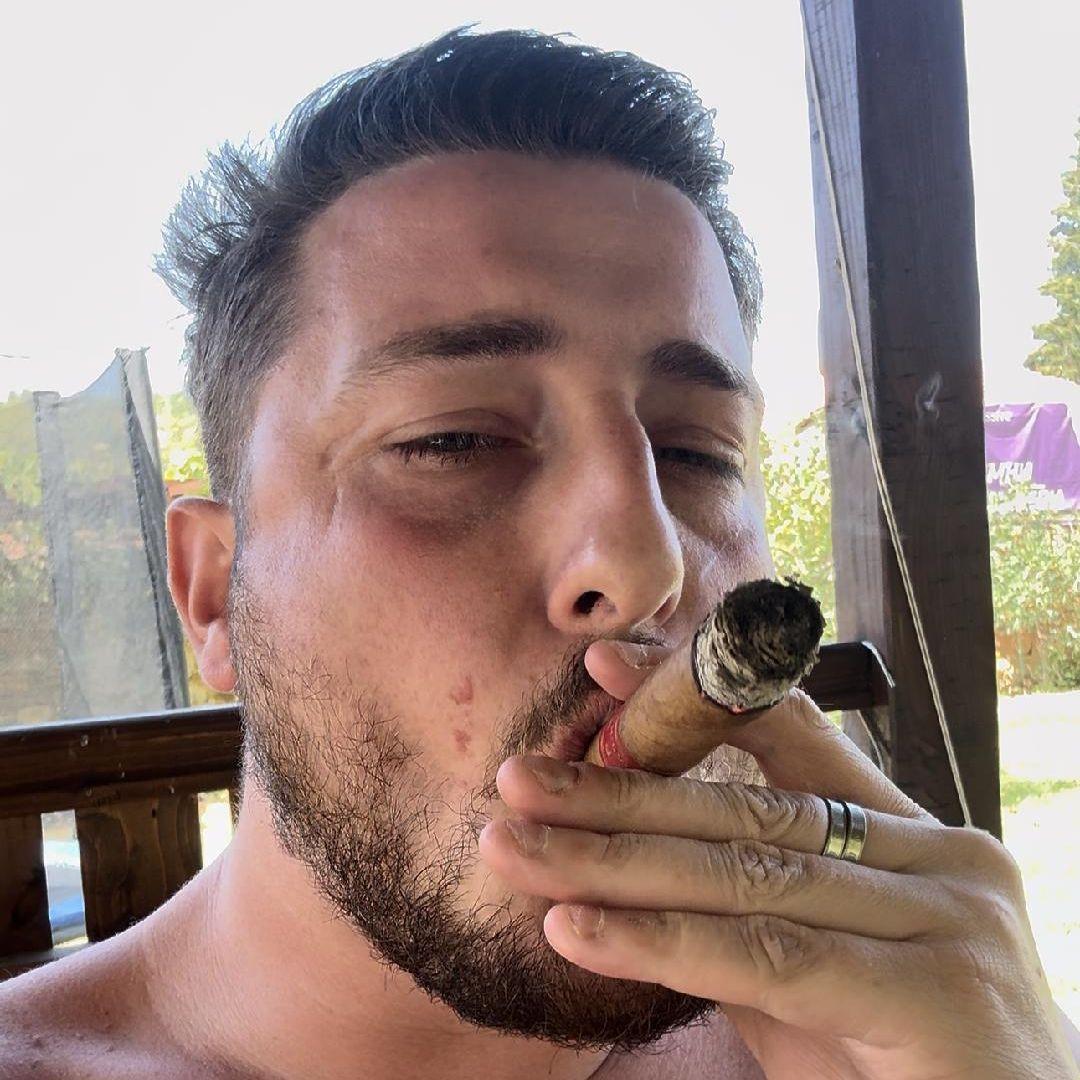 v1kBG