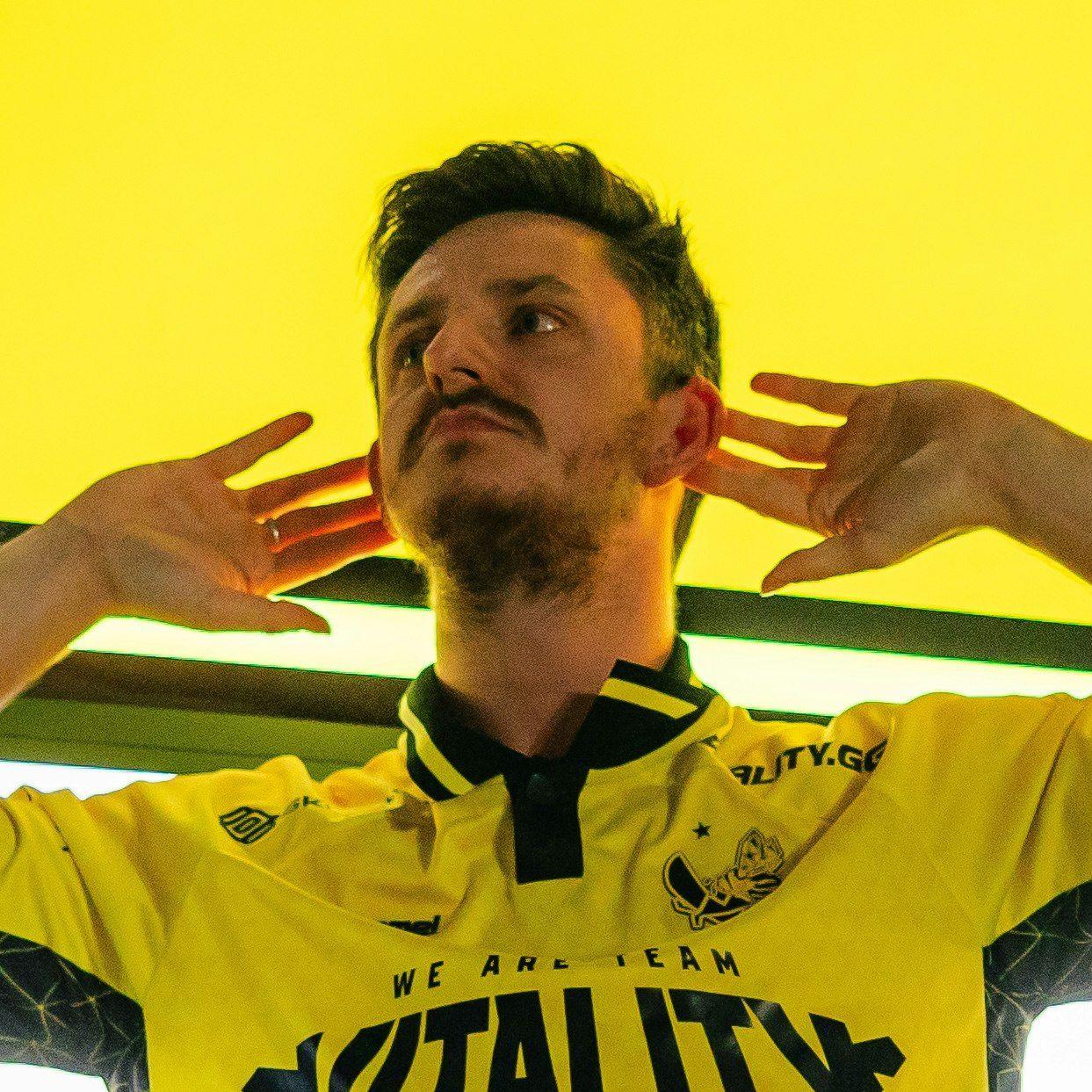 apEXrino avatar