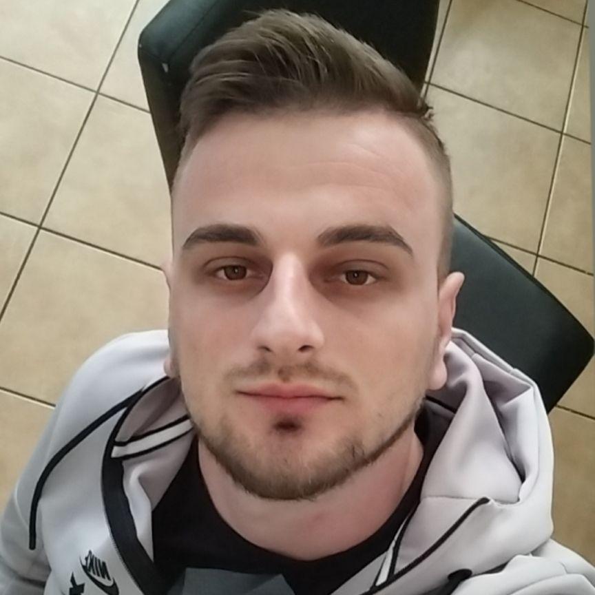 R3D2ON1_EXYU avatar