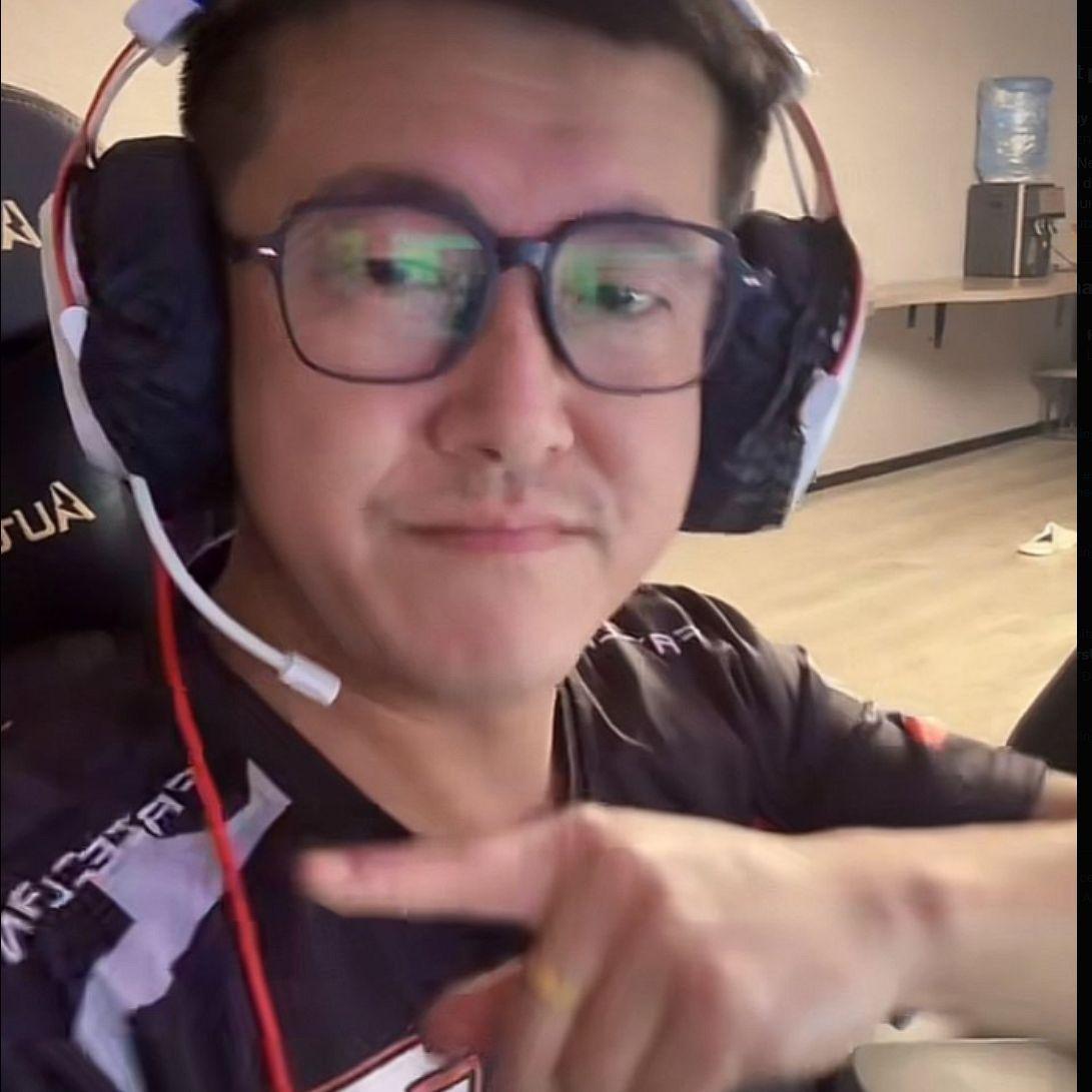 SaucyTan avatar