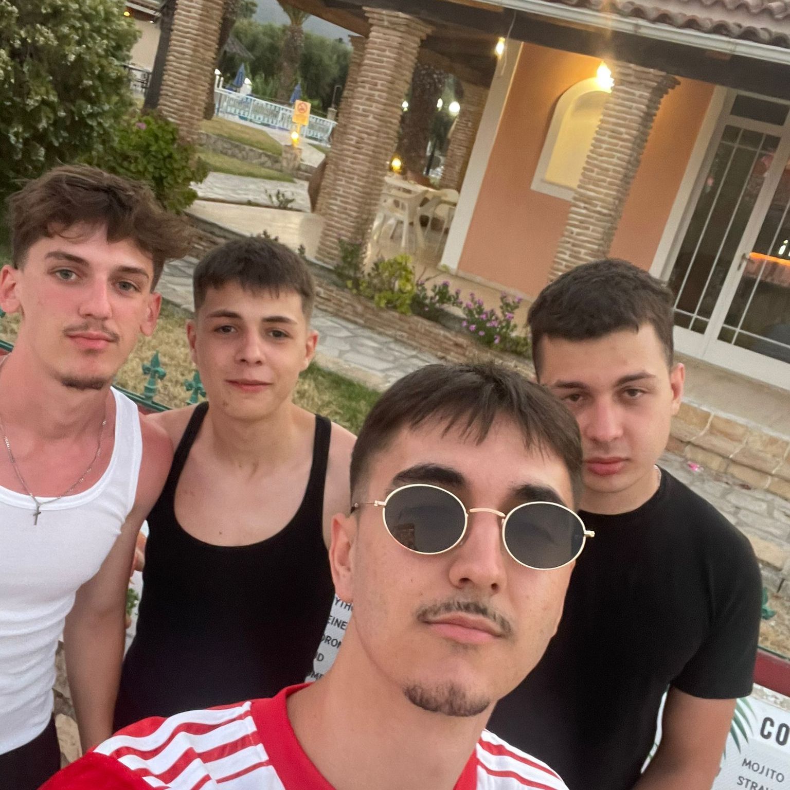 LazaUbica