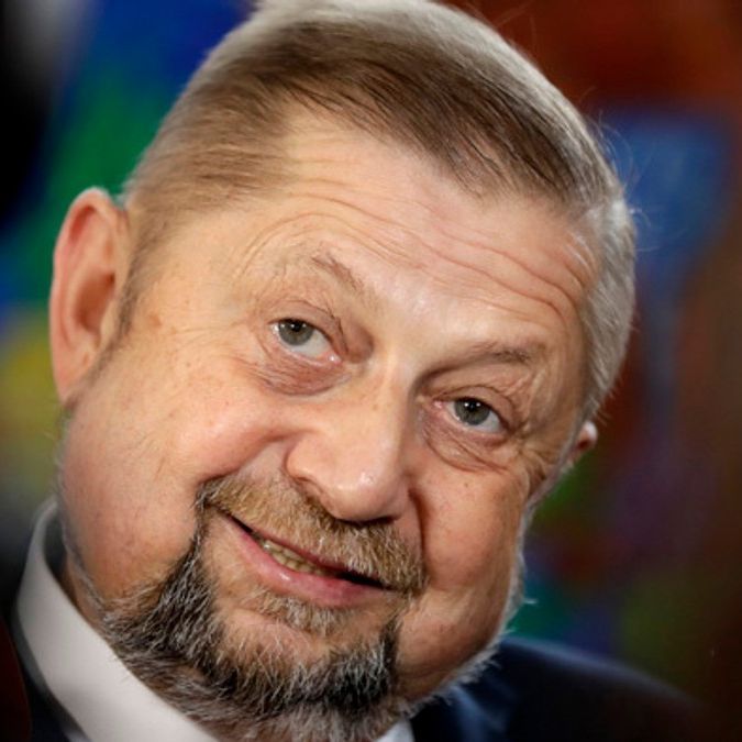 ezrAA