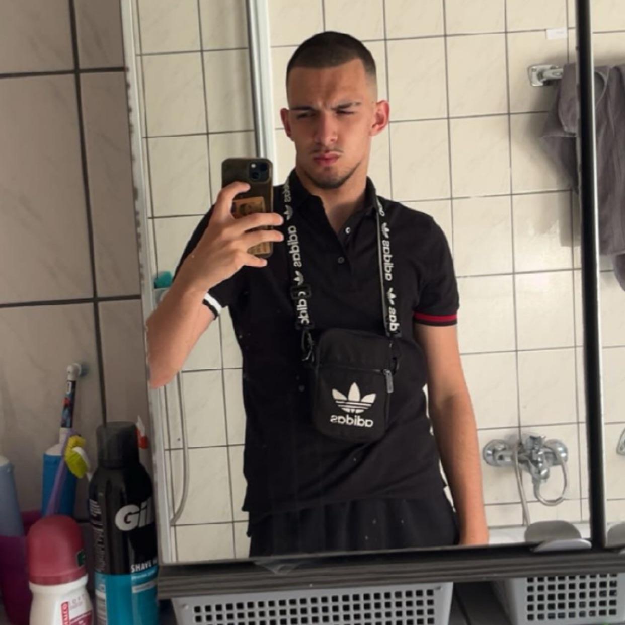 19Niko87