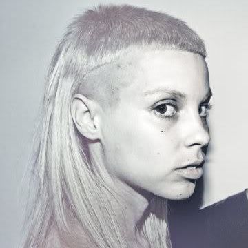 yolandi