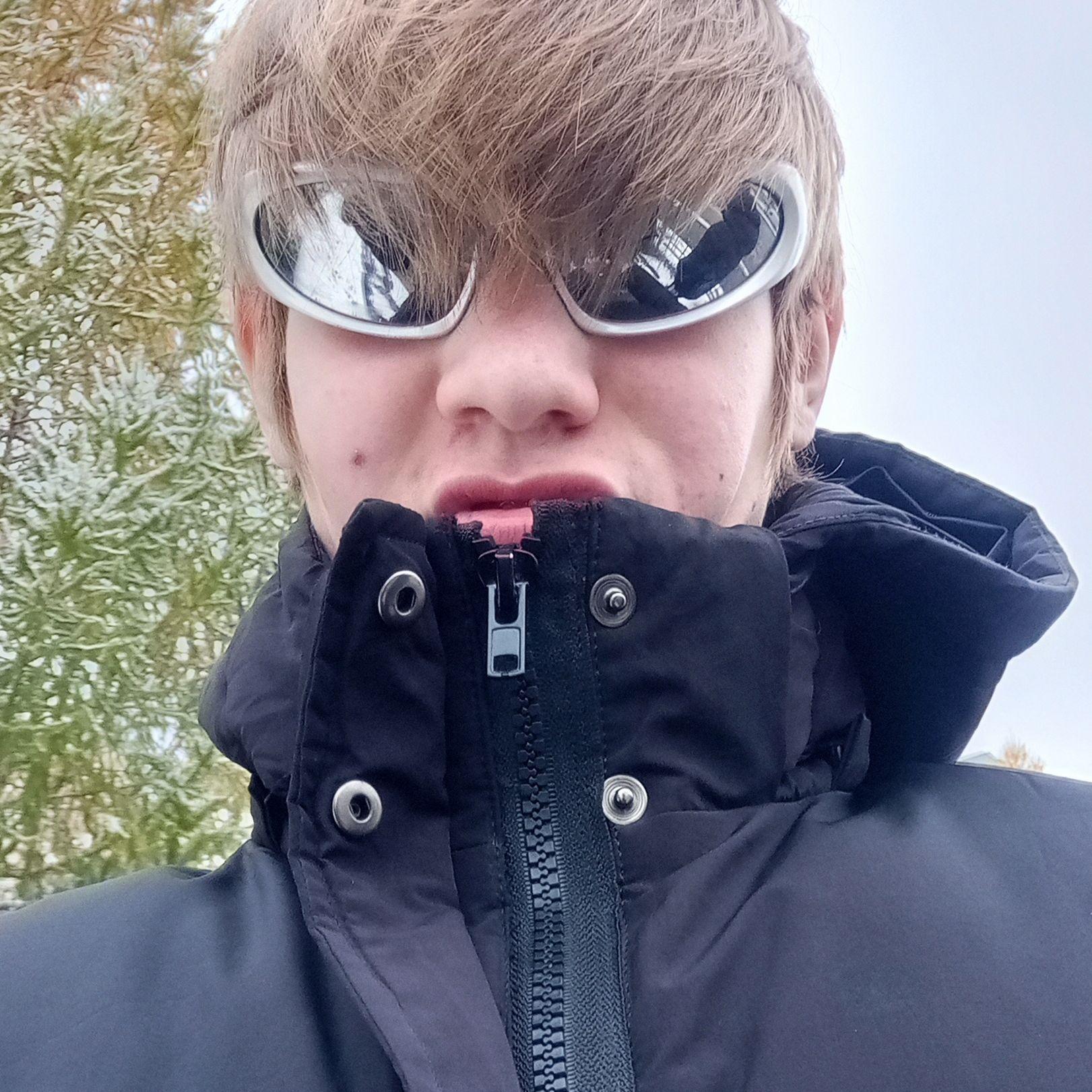 Sn1f9r avatar