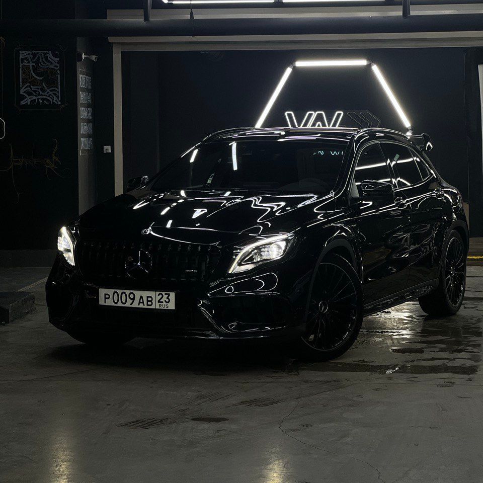 GLA45AMG_ST2